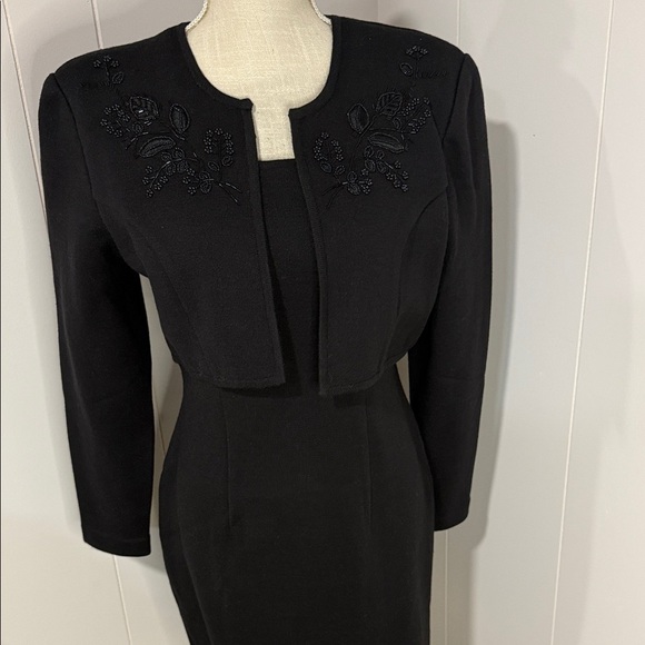 Appraisal Dresses & Skirts - Chic Black Long Sleeve Dress with Embroidered Detail